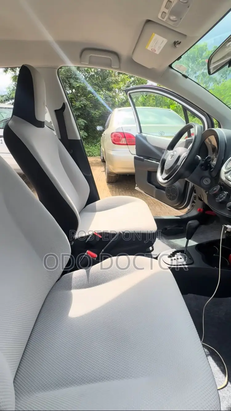 Toyota Vitz 2013 Blue