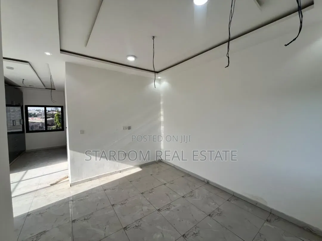3bdrm Duplex in East Legon, American House for rent