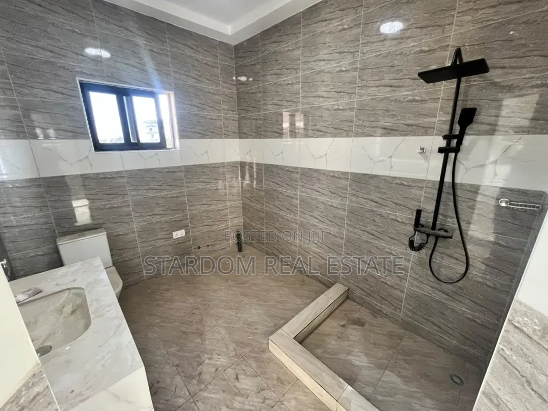 3bdrm Duplex in East Legon, American House for rent