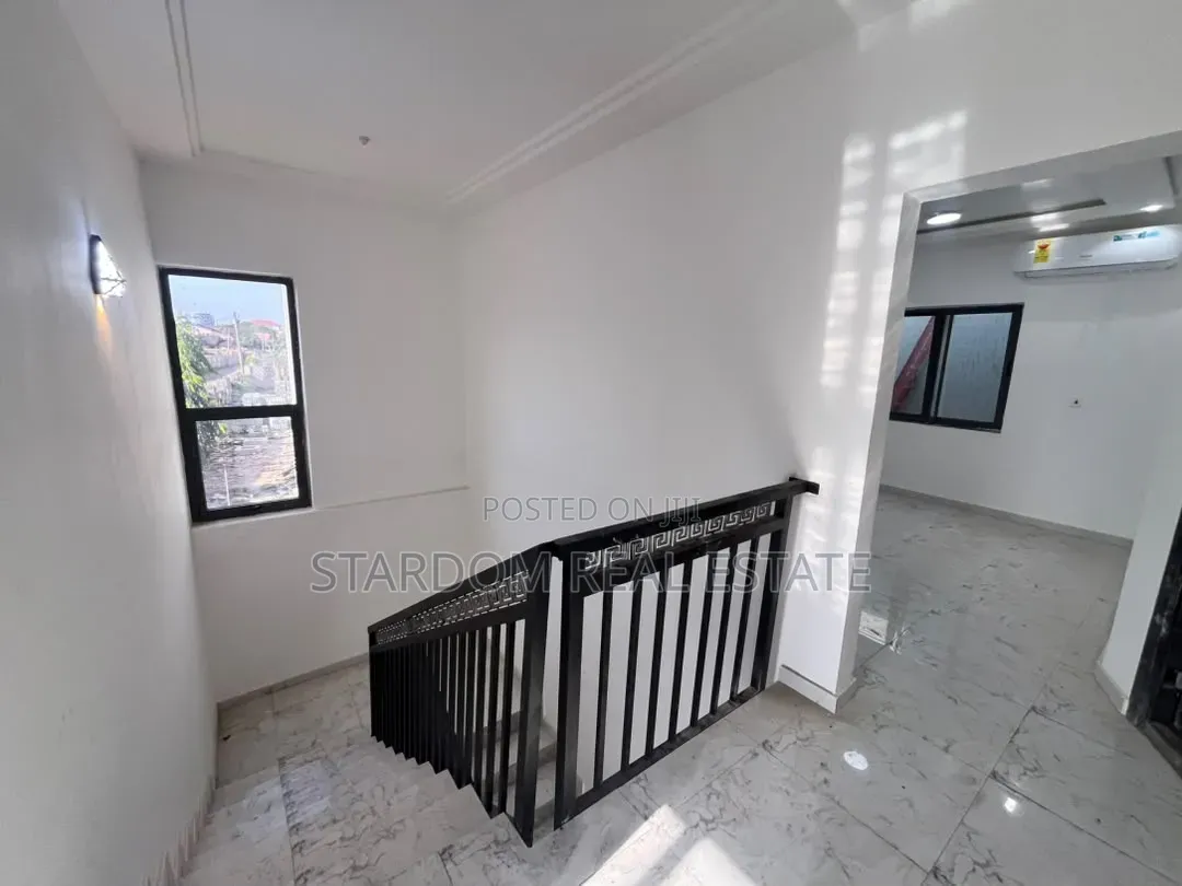 3bdrm Duplex in East Legon, American House for rent