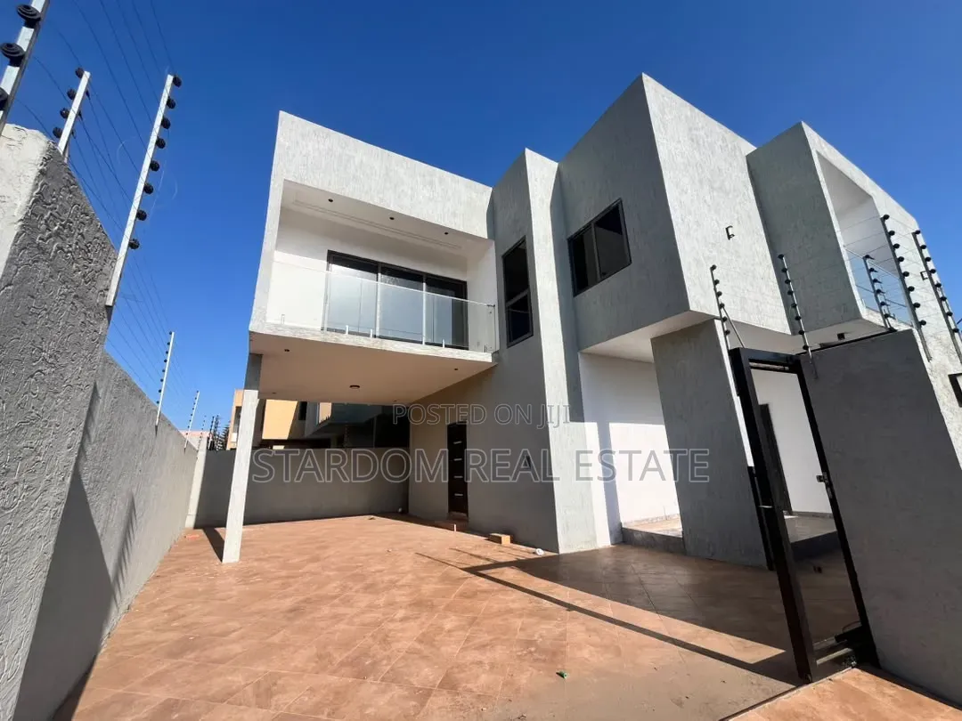 3bdrm Duplex in East Legon, American House for rent