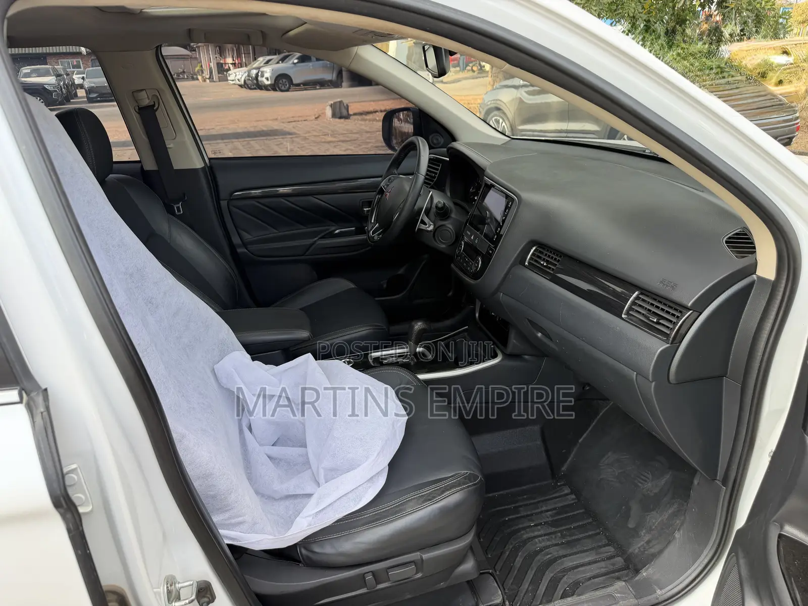 Mitsubishi Outlander SEL AWC 2019 White