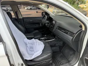 Mitsubishi Outlander SEL AWC 2019 White
