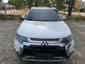 Mitsubishi Outlander SEL AWC 2019 White