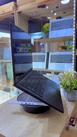 Laptop Dell Latitude 7390 2-in-1 16GB Intel Core i7 SSD 256GB