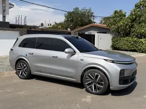 Li Auto L9 1.5 Hybrid AWD 2022 Silver