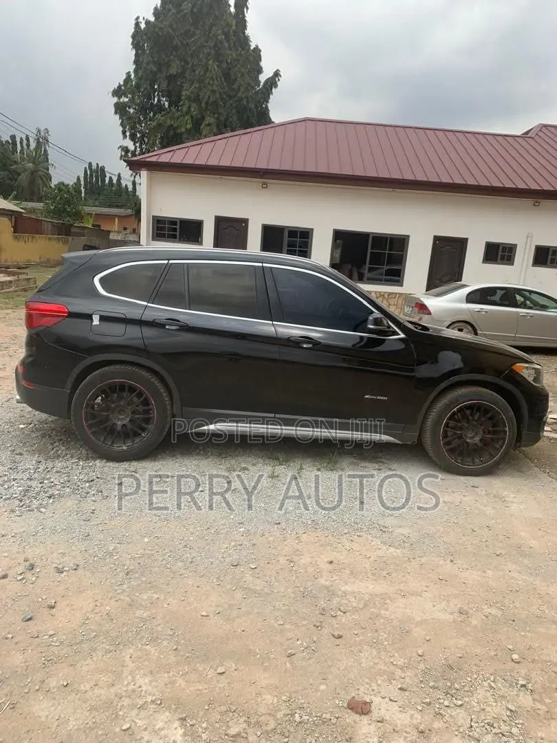 BMW X1 xDrive28i AWD 2020 Black