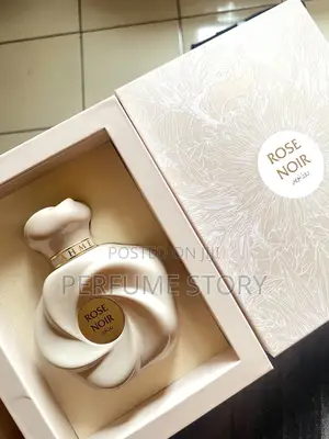 Rose Noir Perfume