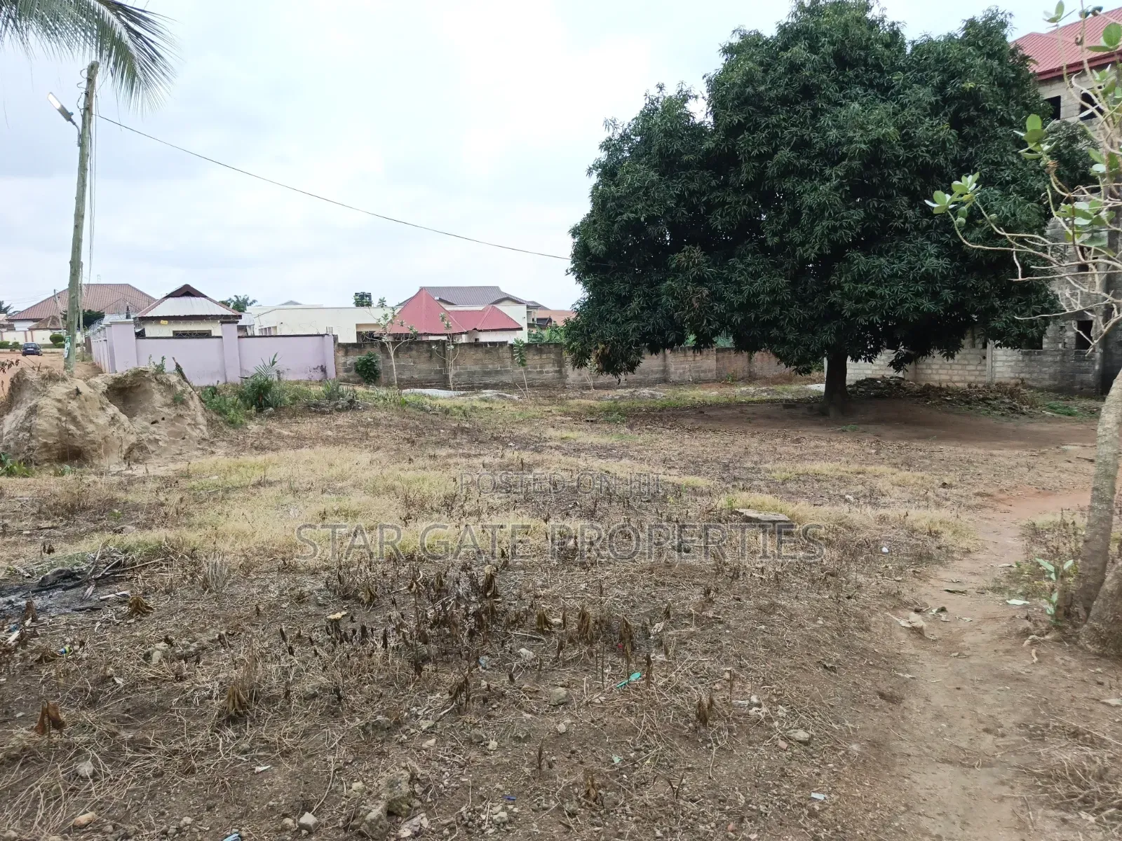 20bdrm House in 54 Bedrooms Hostel, Kumasi Metropolitan for sale