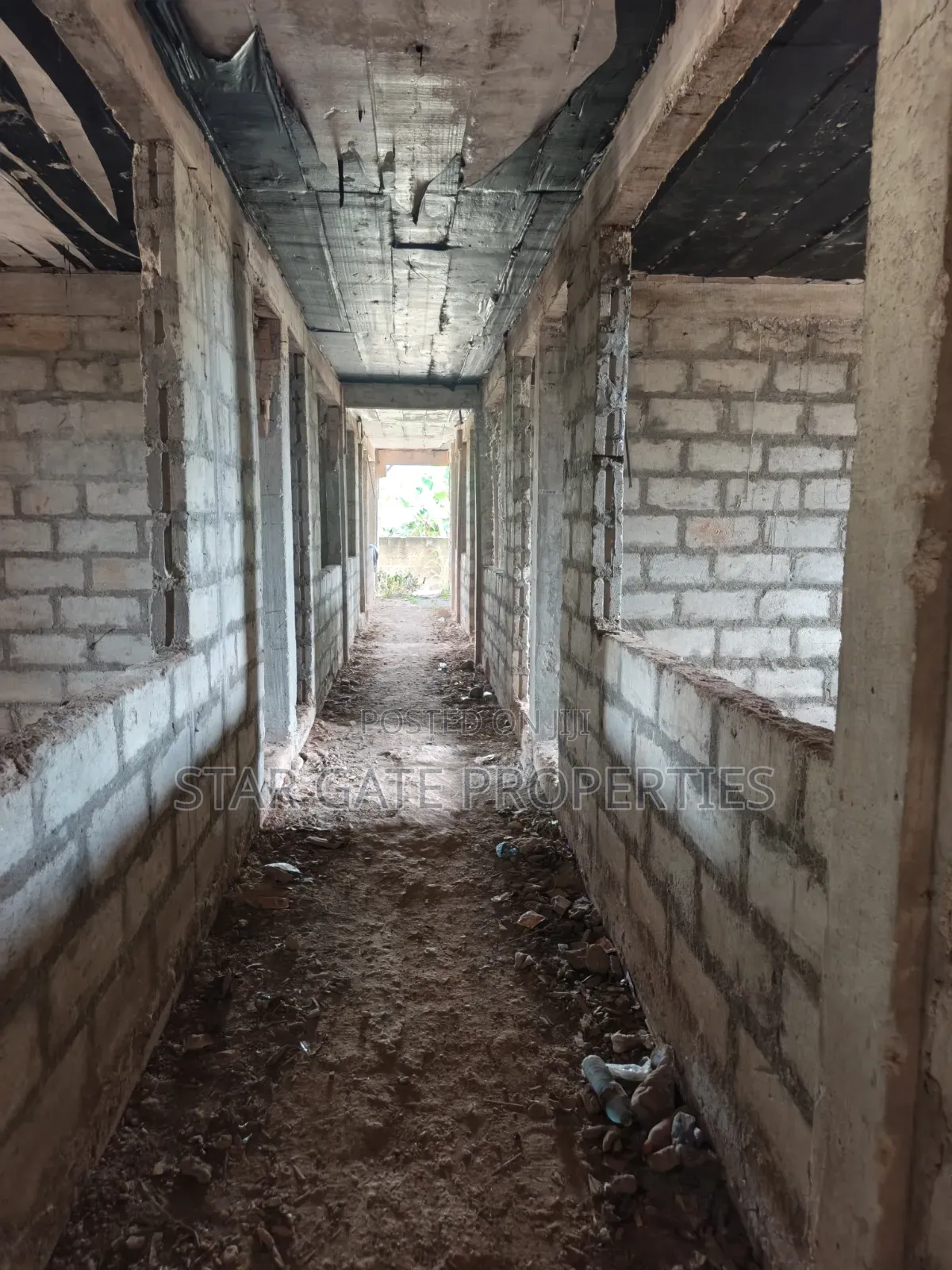 20bdrm House in 54 Bedrooms Hostel, Kumasi Metropolitan for sale
