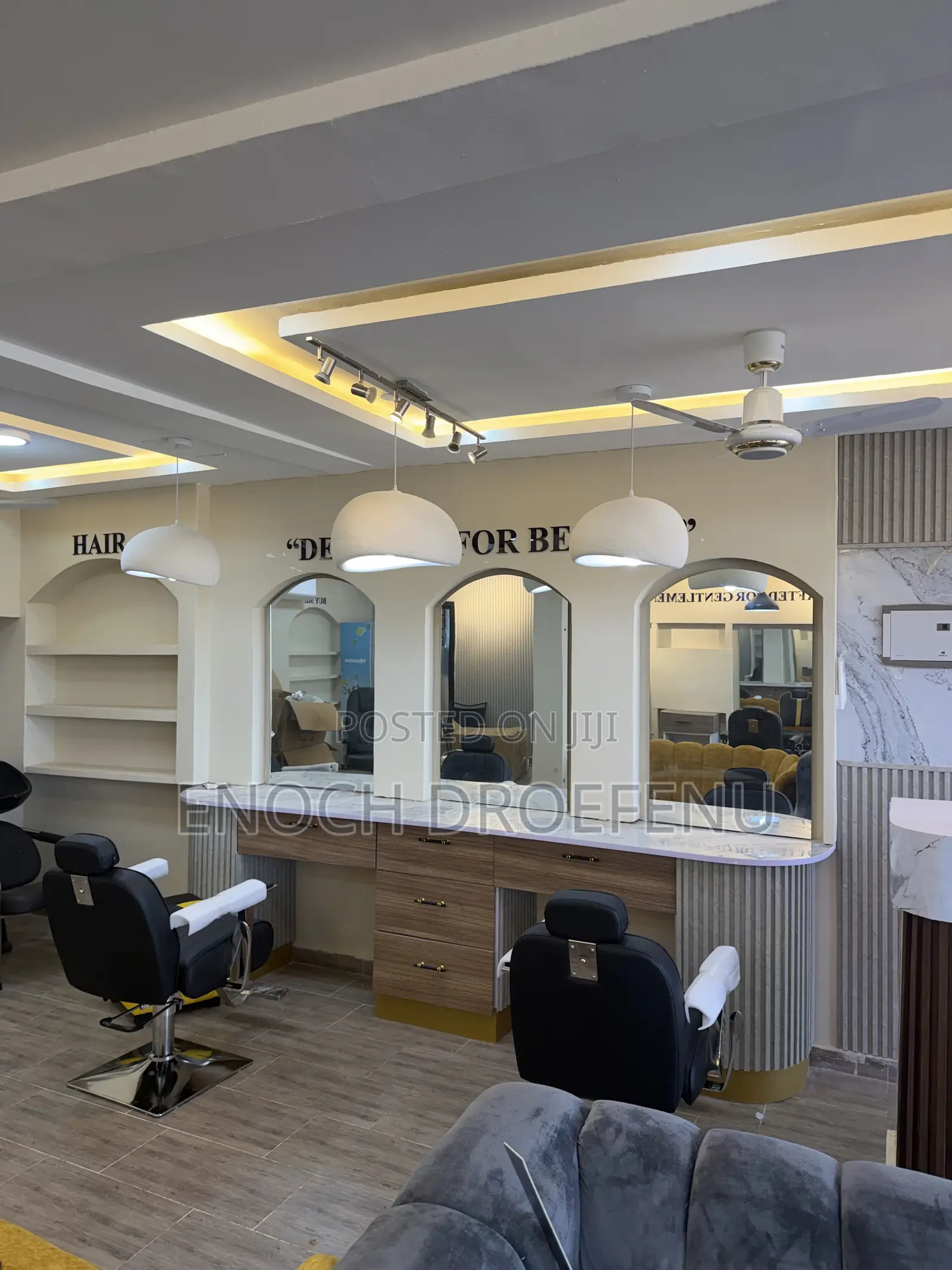 Barbers & Salon Professionals Needed