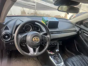 Toyota Yaris iA 1.5 FWD 2016 Red