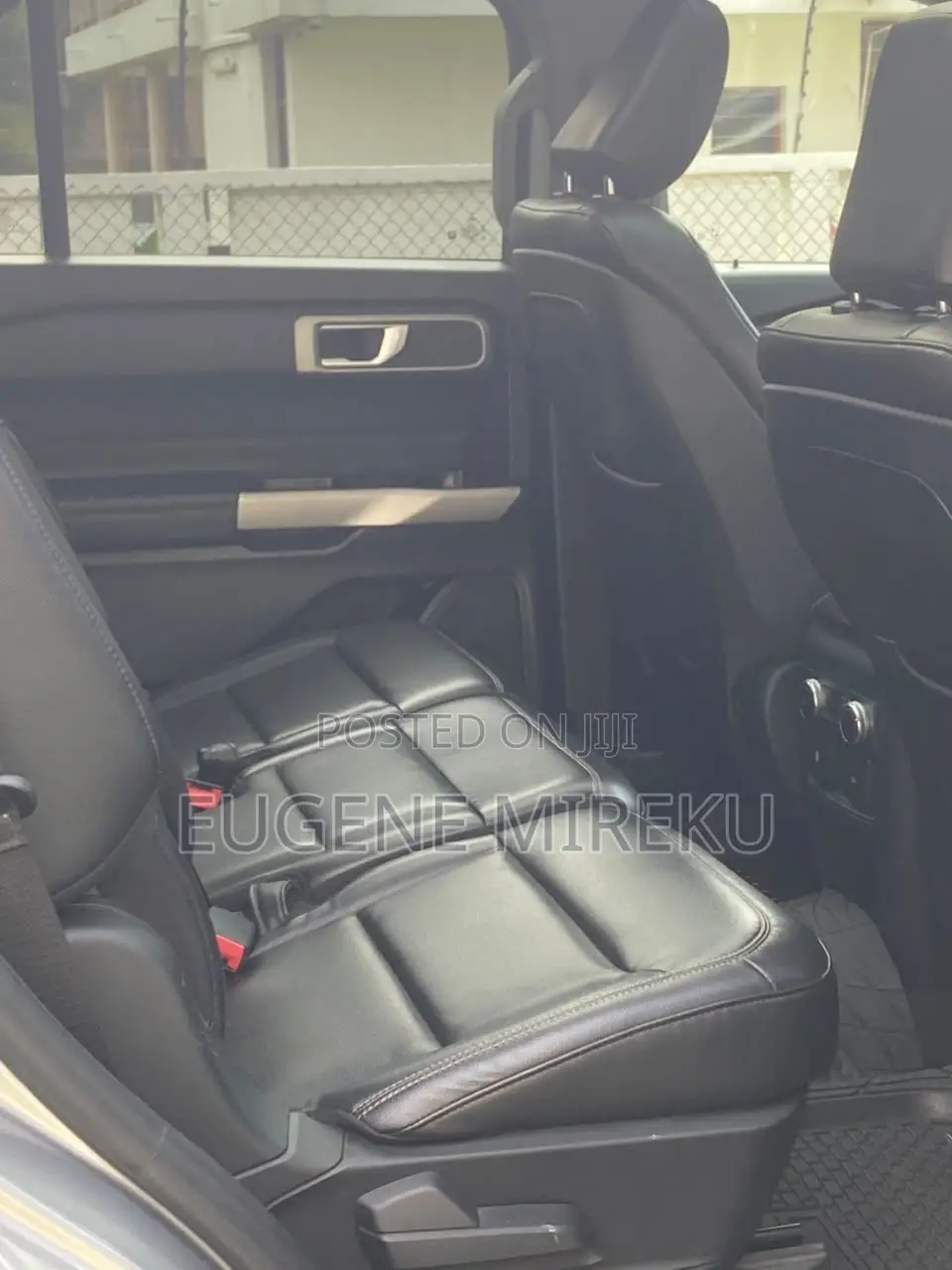 Ford Explorer 2021 Silver