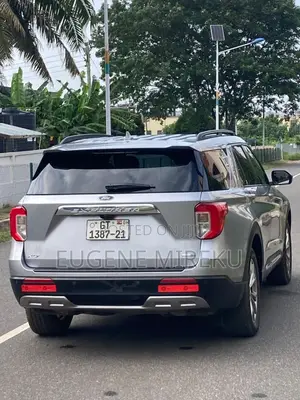 Ford Explorer 2021 Silver