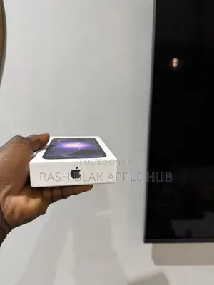 New Apple iPhone 17e 256 GB Black