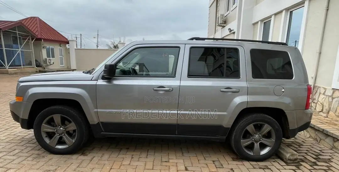 Jeep Patriot High Altitude Edition 4dr SUV (2.0L 4cyl CVT) 2015 Beige
