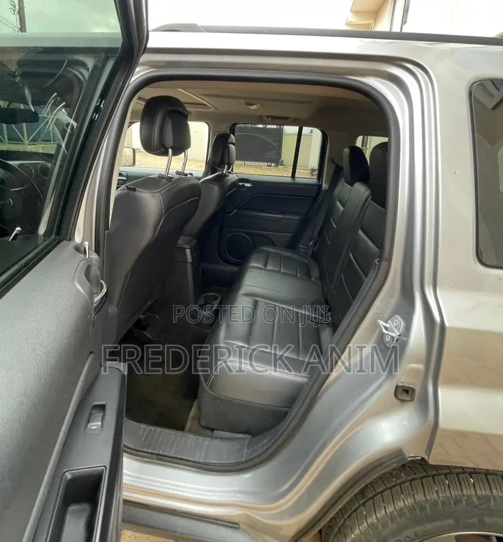 Jeep Patriot High Altitude Edition 4dr SUV (2.0L 4cyl CVT) 2015 Beige