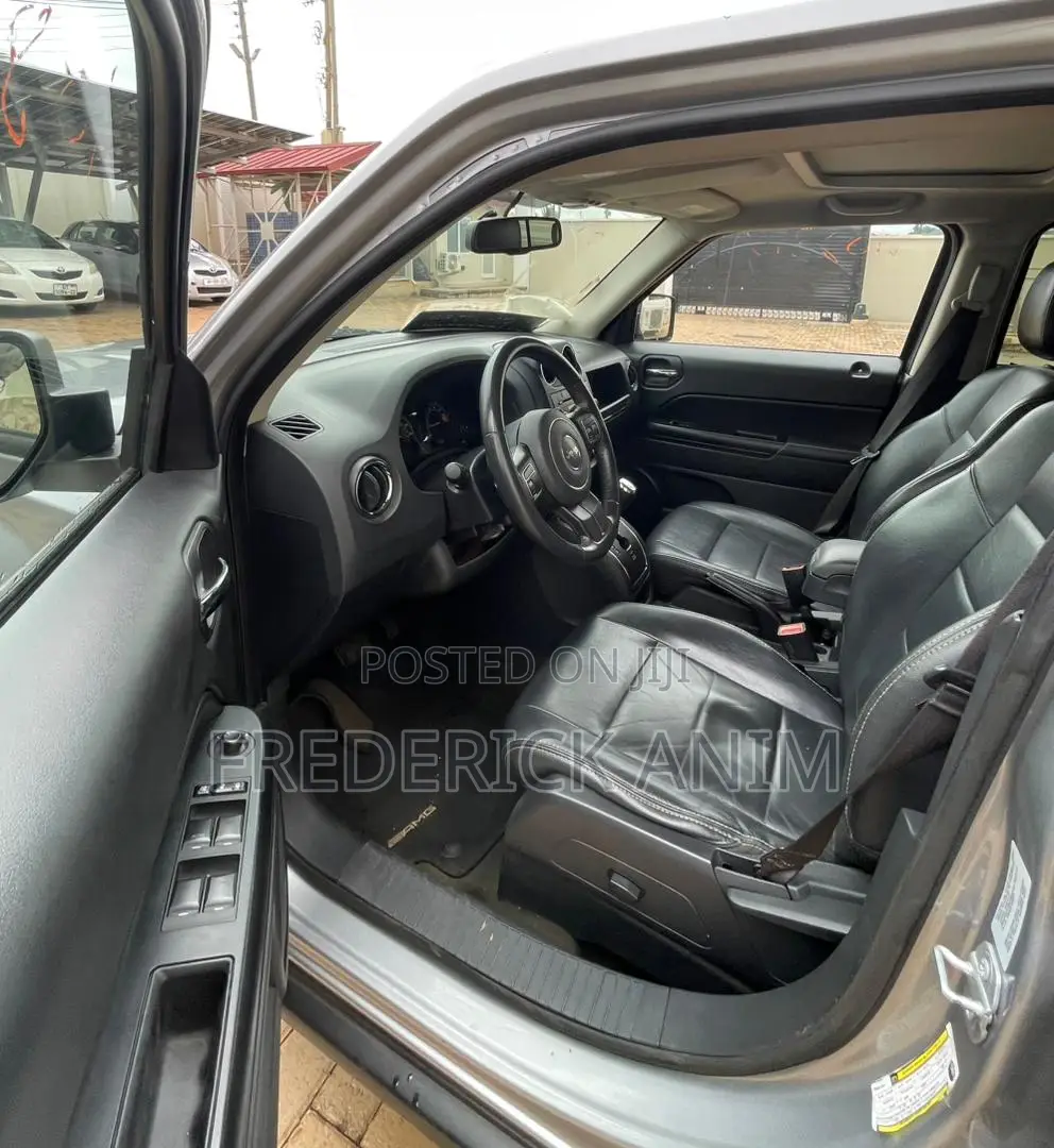 Jeep Patriot High Altitude Edition 4dr SUV (2.0L 4cyl CVT) 2015 Beige