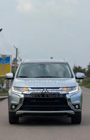 Mitsubishi Outlander SEL AWC 2018 Silver