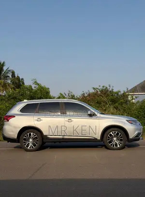 Mitsubishi Outlander SEL AWC 2018 Silver