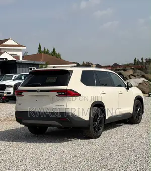 Toyota Grand Highlander Platinum AWD 2024 White