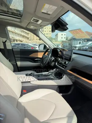 Toyota Grand Highlander Platinum AWD 2024 White