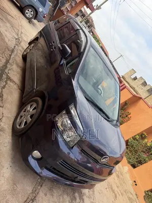 Toyota Voxy V 4WD 8-Seater 2010 Blue