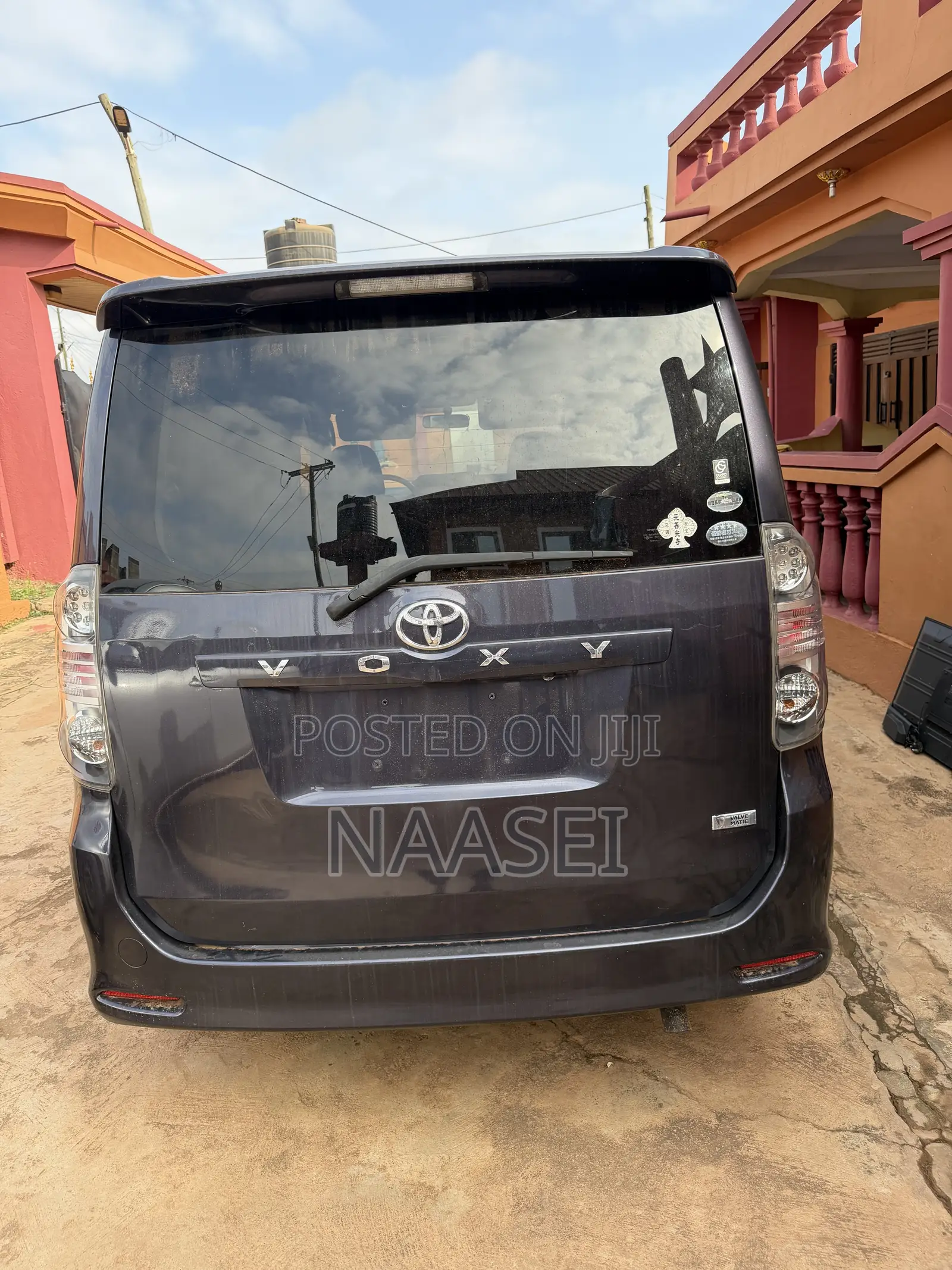 Toyota Voxy V 4WD 8-Seater 2010 Blue