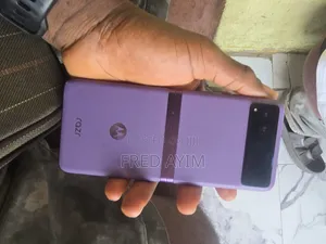 Motorola Razr 40s 256 GB Purple