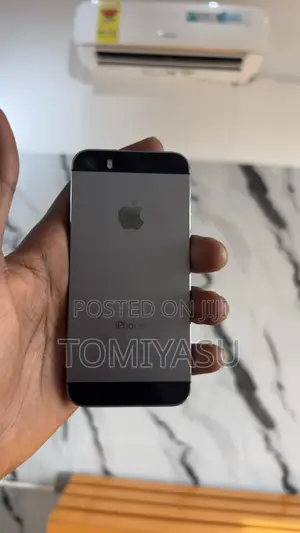 Apple iPhone 5s 16 GB Black