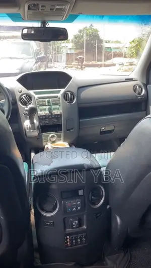 Honda Pilot Touring w/RES/Navi 4WD (3.5L 6cyl 5A) 2012 Black