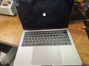 Laptop Apple MacBook Pro 2017 8GB Intel Core i5 SSD 256GB