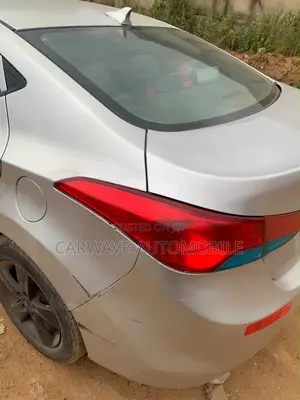 Hyundai Elantra Limited Sedan FWD (1.8L 4cyl 6A) 2013 Silver