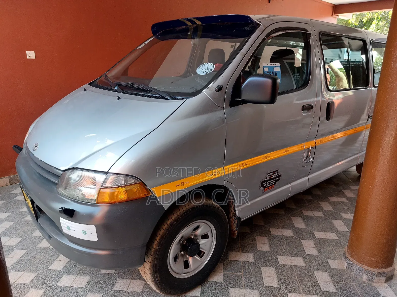 Toyota Grand HiAce 2002 Silver