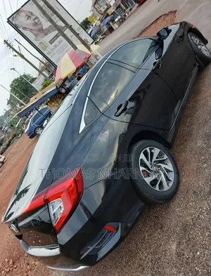 Honda Civic EX Hatchback 2019 Black