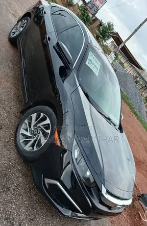 Honda Civic EX Hatchback 2019 Black