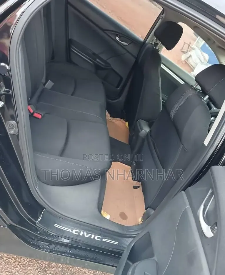 Honda Civic EX Hatchback 2019 Black