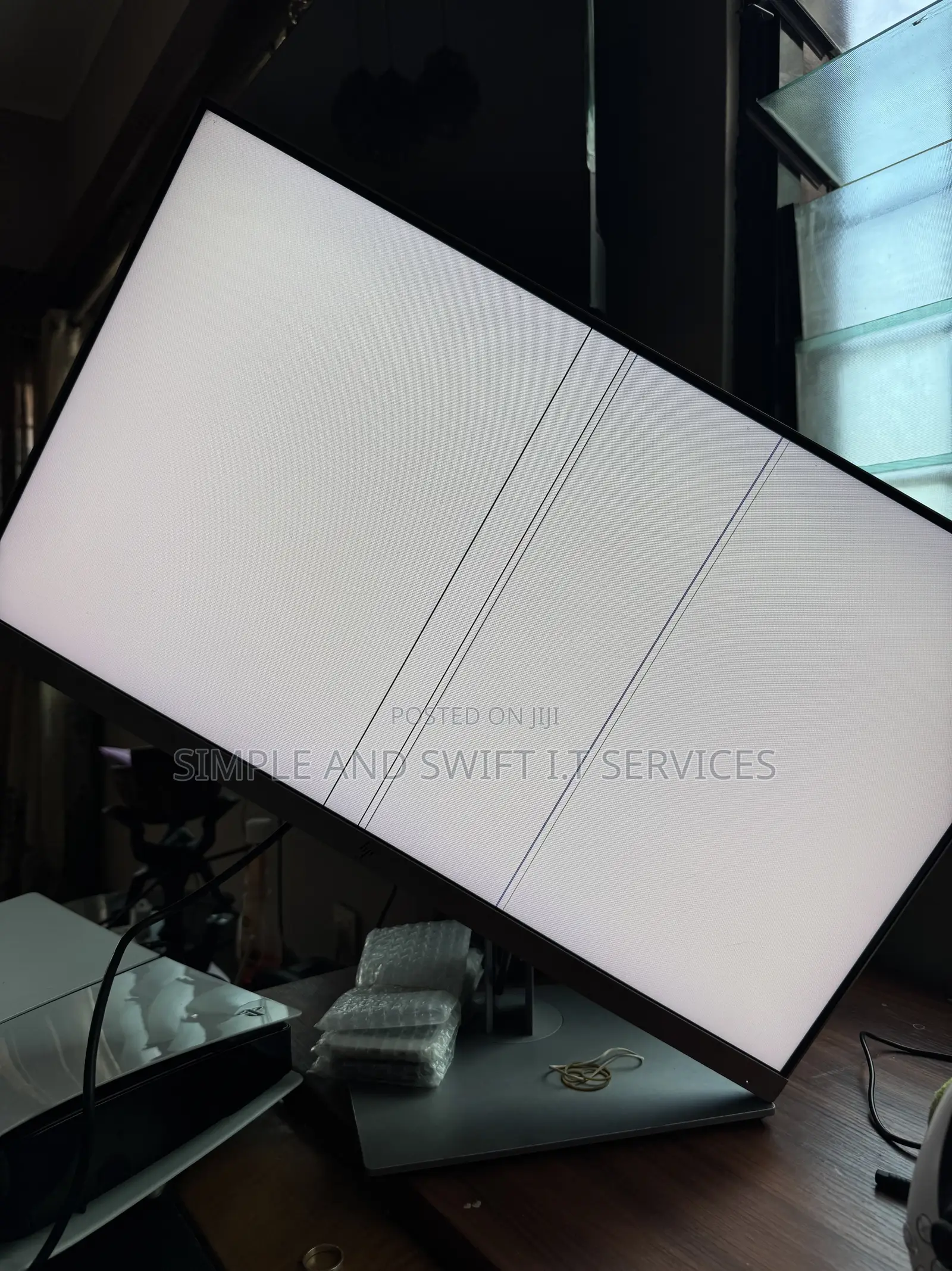 27” HP E273 Monitor With LINES on Screen