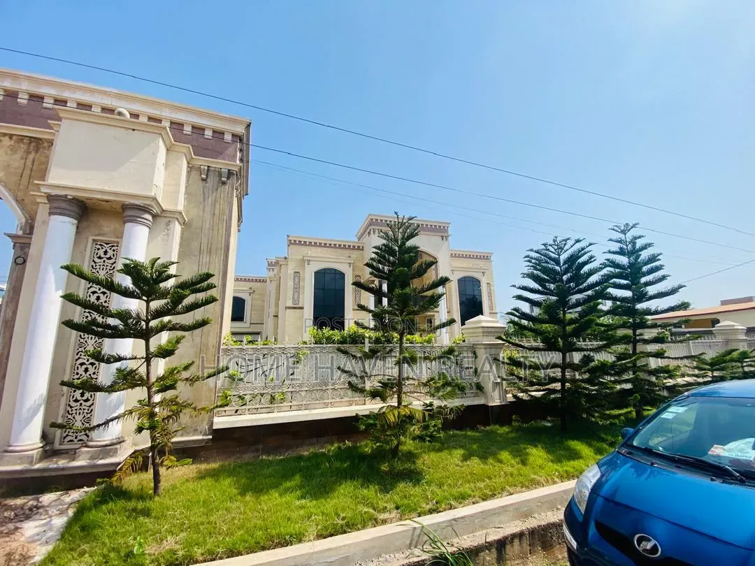 7bdrm House in Dzorwulu for sale