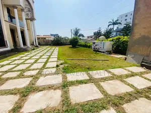 7bdrm House in Dzorwulu for sale