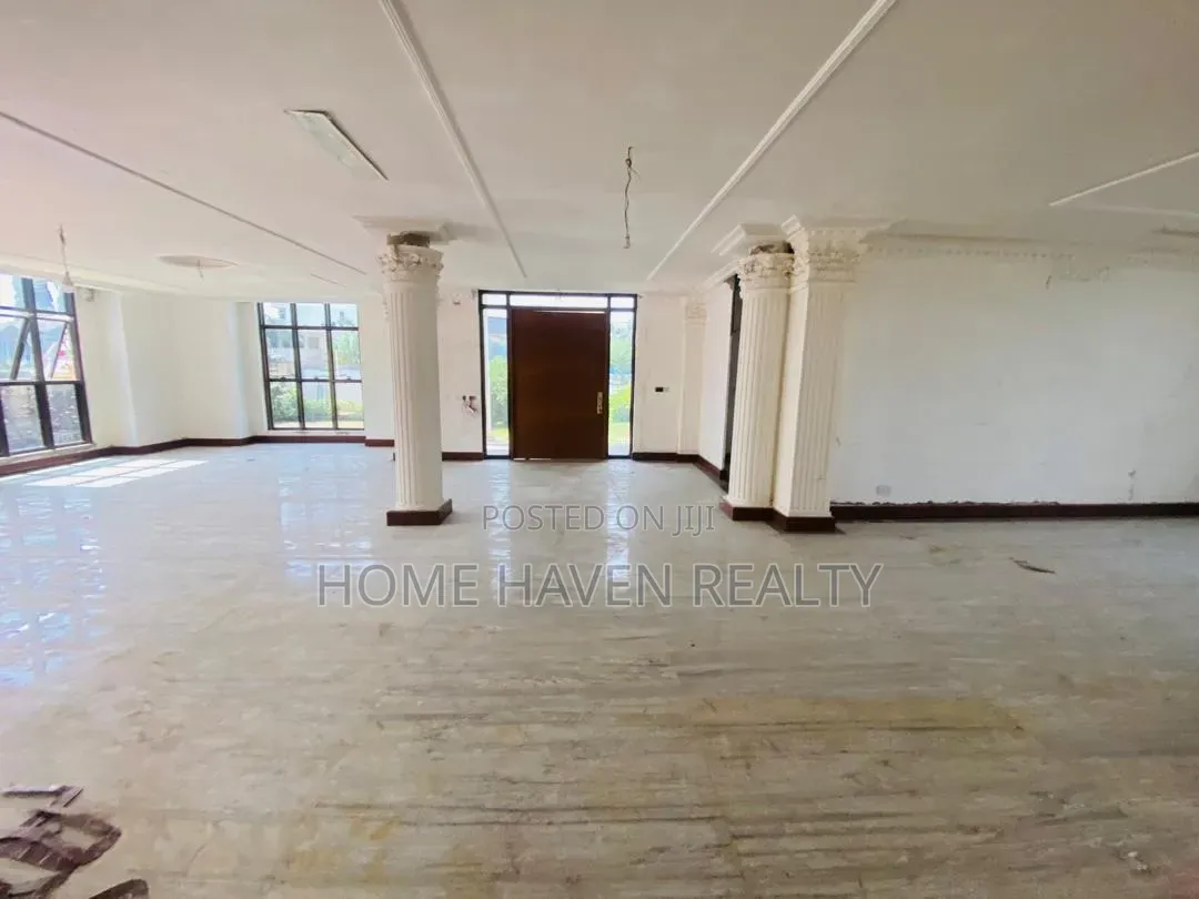 7bdrm House in Dzorwulu for sale