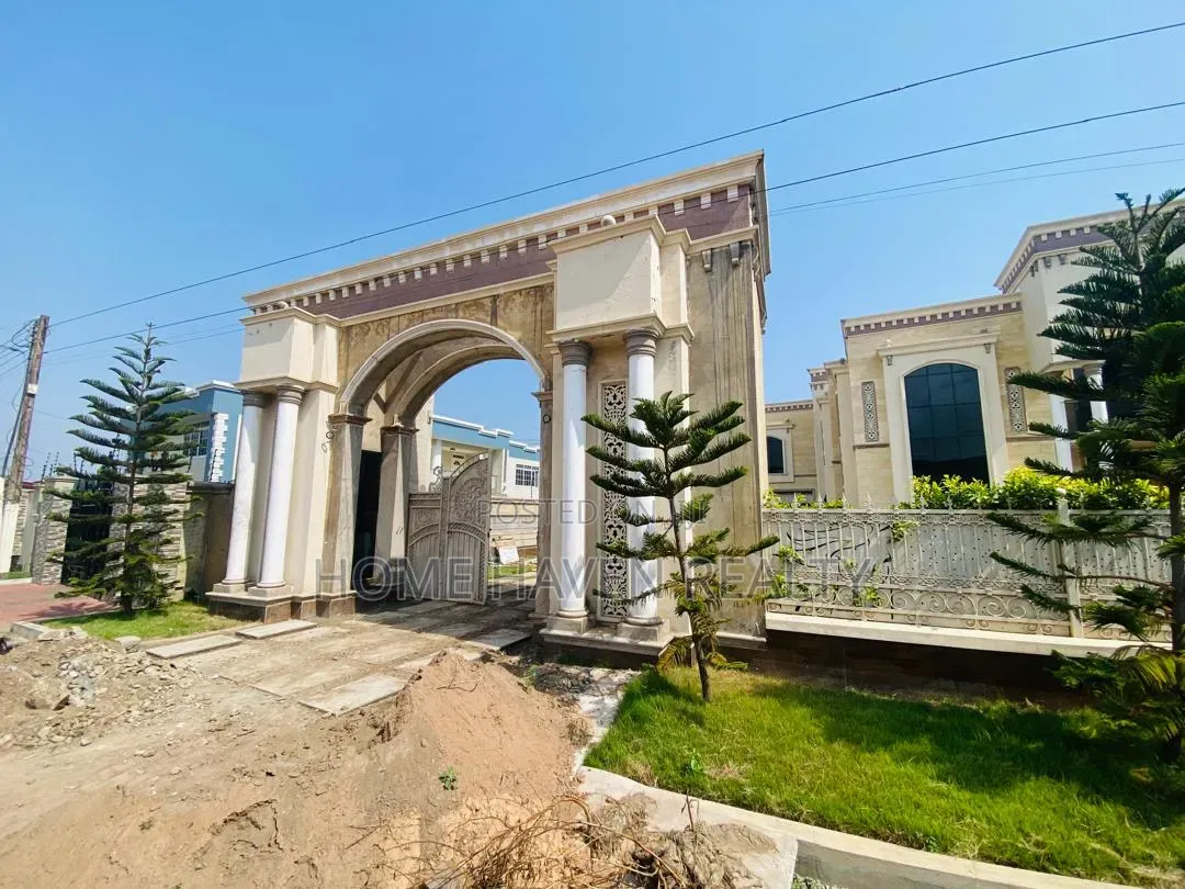 7bdrm House in Dzorwulu for sale