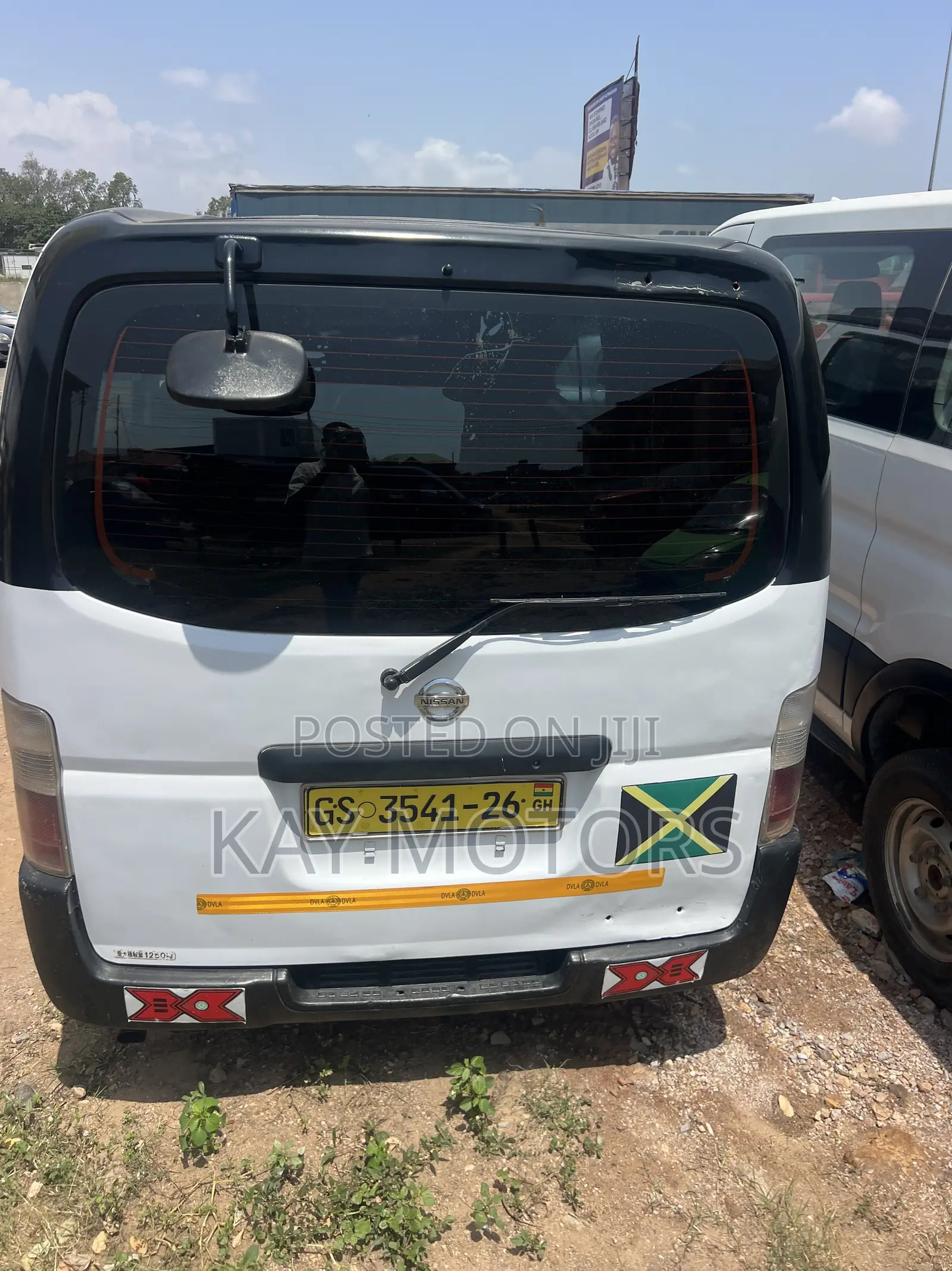 Nissan Caravan (Urvan) 2012 White
