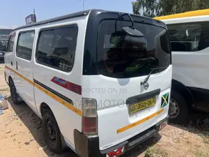 Nissan Caravan (Urvan) 2012 White