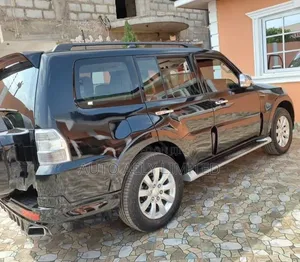 Mitsubishi Pajero 3.8 V6 GLS/GLX 2012 Black
