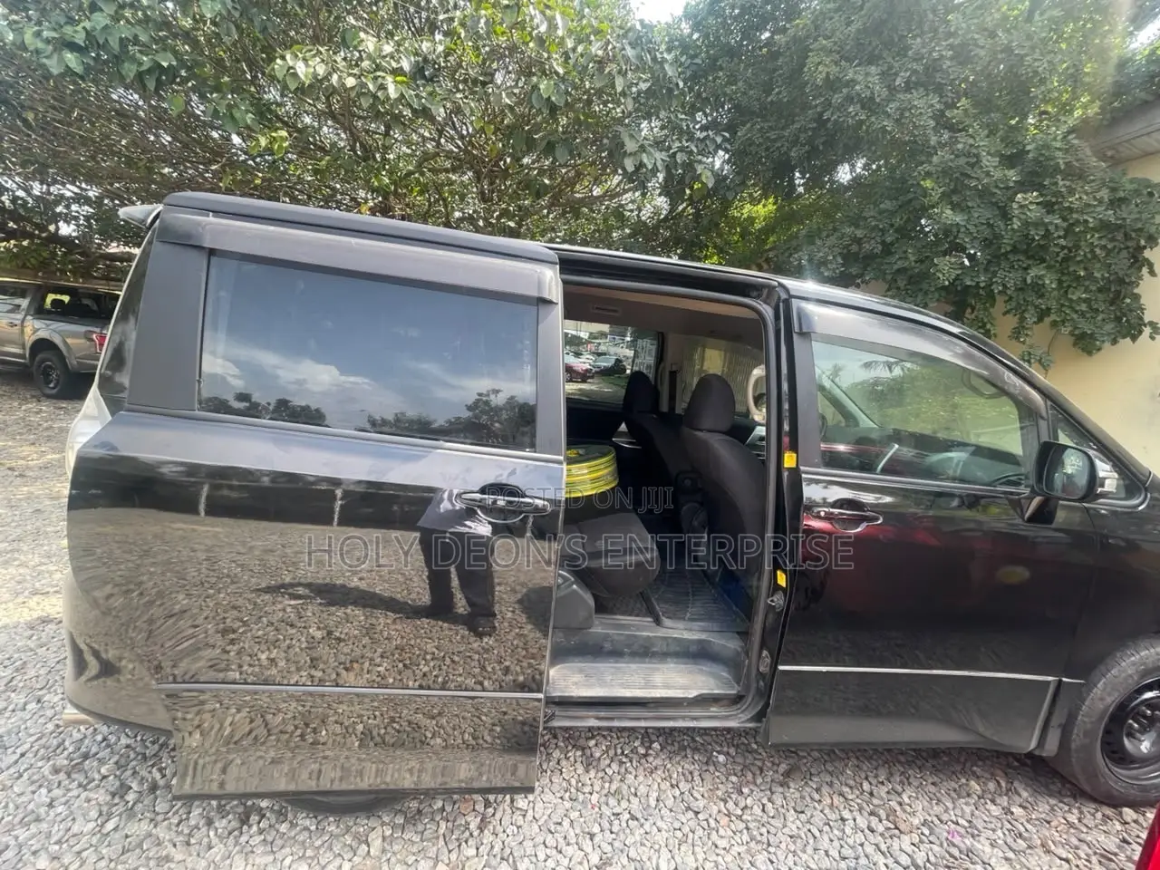 Toyota Voxy X 2WD 8-Seater 2013 Black