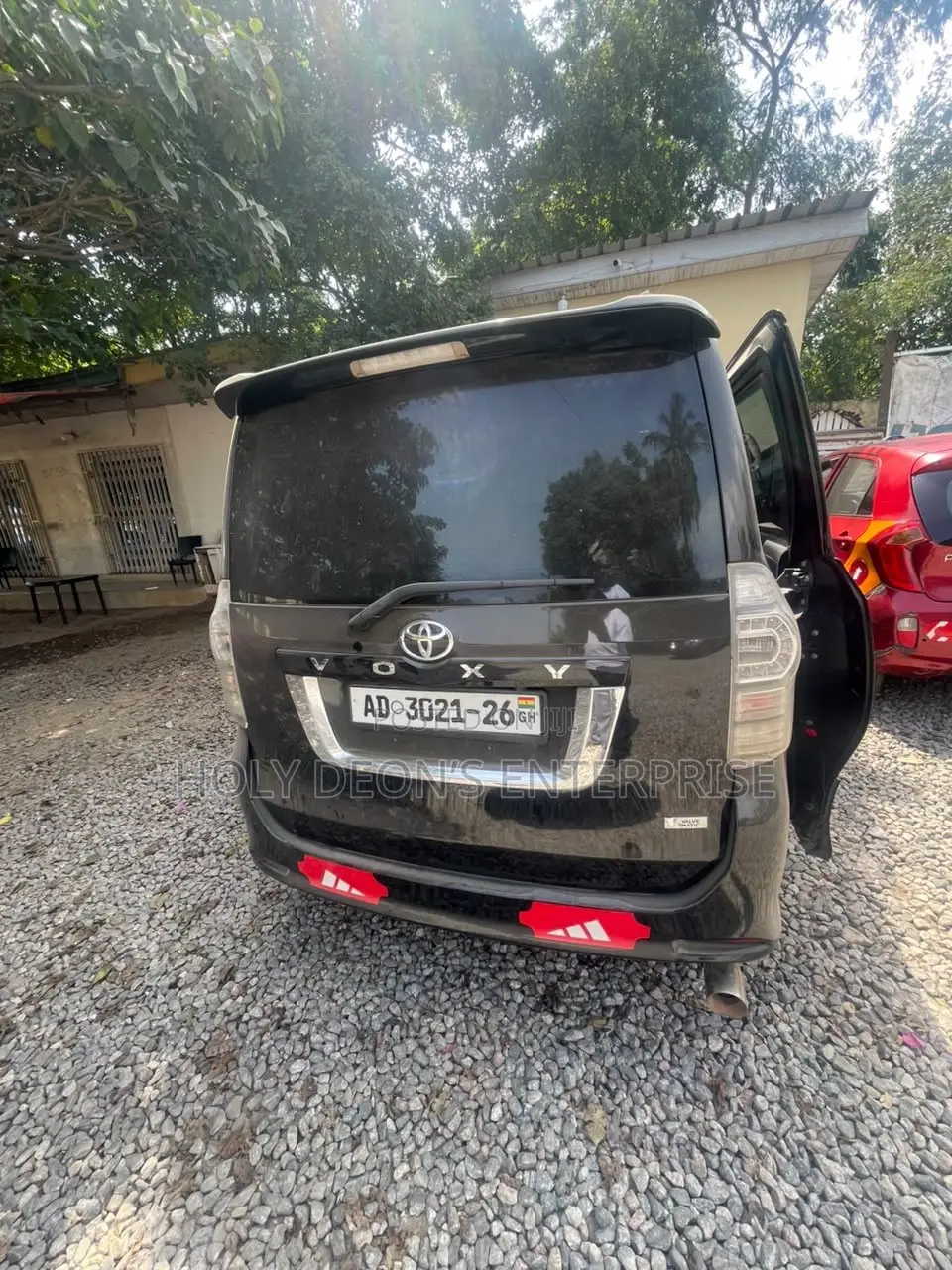 Toyota Voxy X 2WD 8-Seater 2013 Black