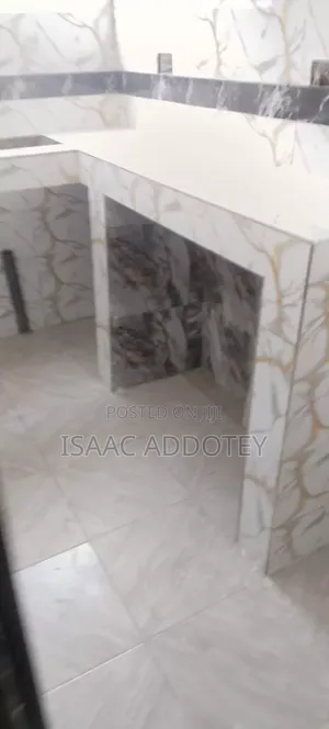 1bdrm Apartment in Sakumono Estate, Baatsona Total for rent