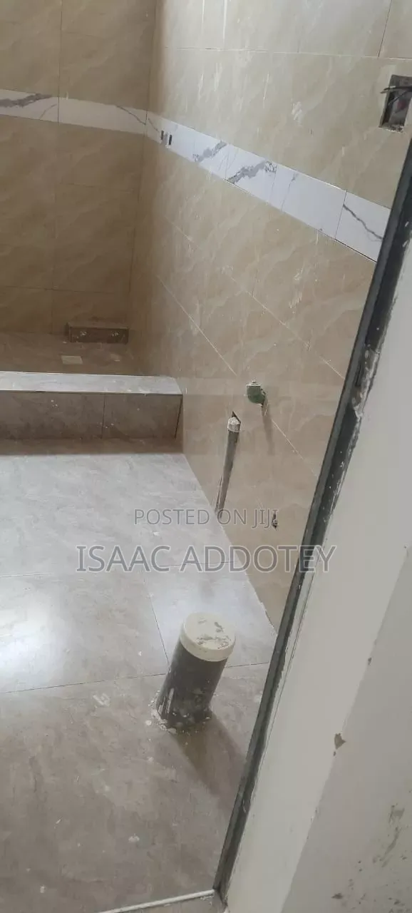1bdrm Apartment in Sakumono Estate, Baatsona Total for rent