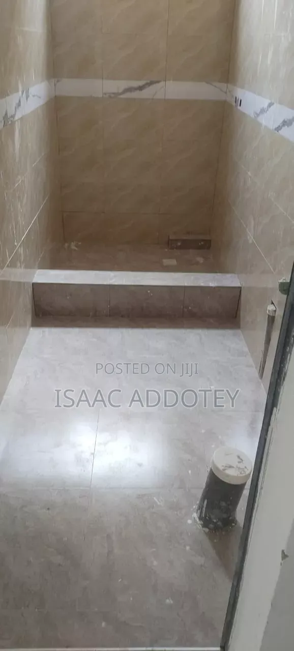 1bdrm Apartment in Sakumono Estate, Baatsona Total for rent